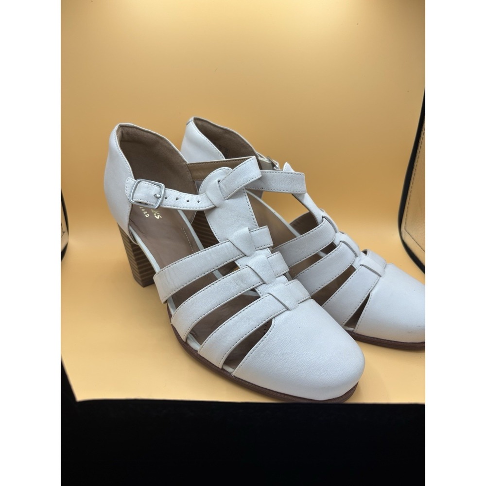 Clark's Artisan strappy Mary Jane's Block Heel 9M Ivory Worn Once